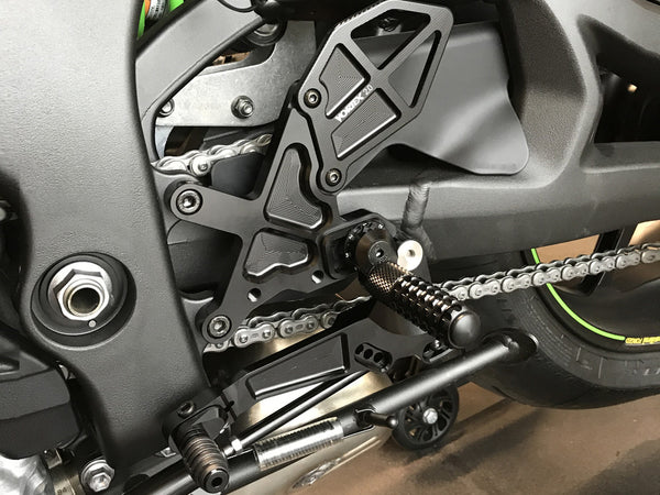 VORTEX 脚踏/换挡杆/脚刹 REAR SET COMPLETE 黑 KAW