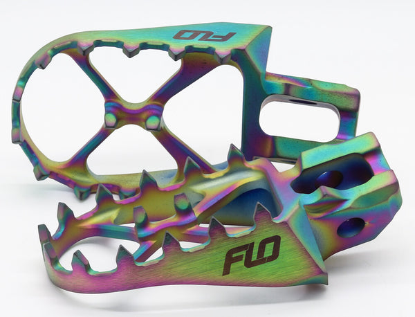 Flo Motorsports 脚踏 KTM/Husqvarna/Gas Gas Titanium Foot Pegs JET Fuel GAS/HUS/KTM